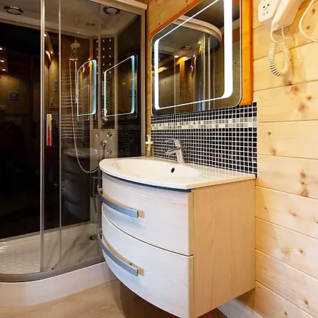 Dalai Lama Village Ferienpark Antey-Saint-André