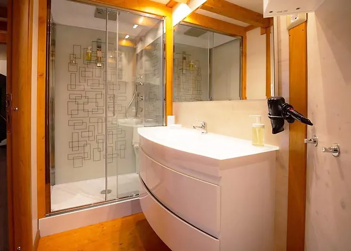 Dalai Lama Village 3*