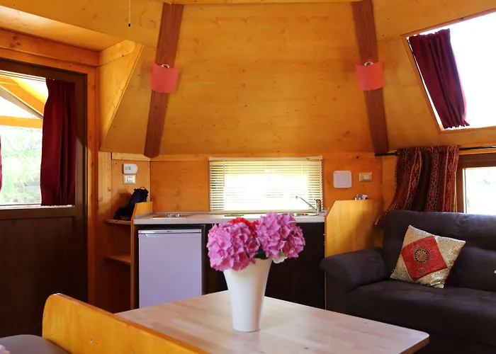 Dalailama Village Kompleks wypoczynkowy 3*